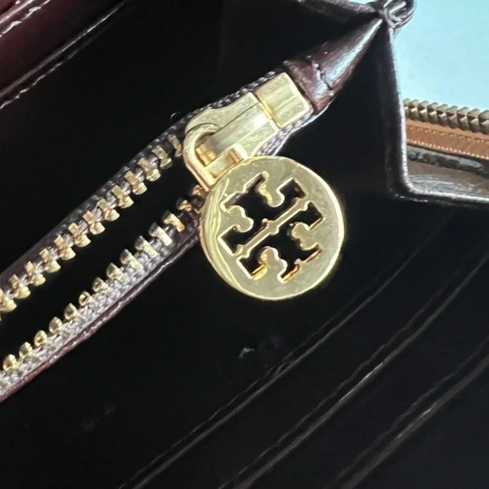 Tory Burch Distressed‎ Gold Metallic Zip Around Wallet Clutch Wristlet - Picture 5 of 11